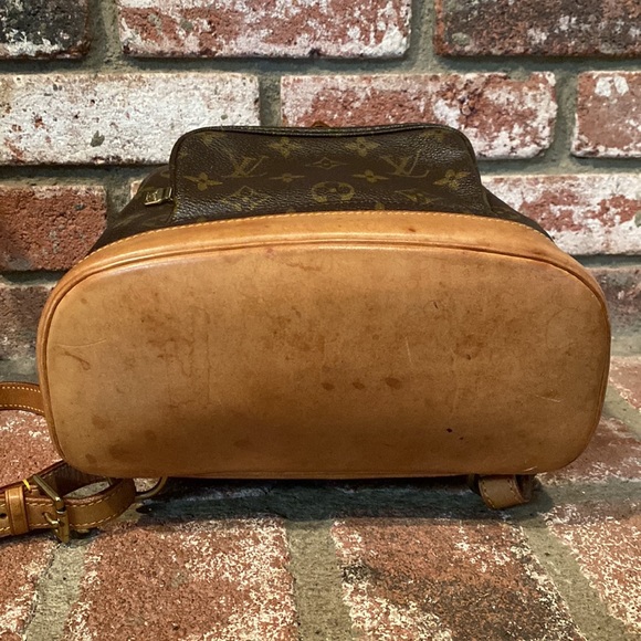 Louis Vuitton Monogram Montsouris MM Backpack - Picture 13 of 14
